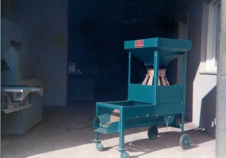 BIONOT INKY41 First Almond Peeling Machine 1974