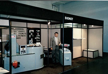 BIONOT Company - First Exhibition, Deploying Flagship LION85 Roaster 1986